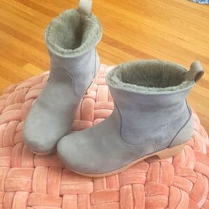 No. 6 grey shearling lined clog boots super cute! Size 39 8.5